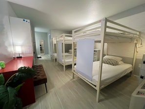 Deluxe Shared Dormitory, Women only | Soundproofing, iron/ironing board, free WiFi - Bposhtels Orlando Disney (Kissimmee)