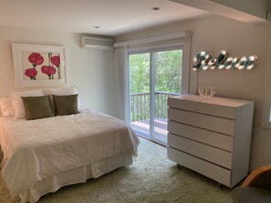 3 bedrooms, WiFi, bed sheets - Amazing sunsets. Beautiful 3 bedroom home on 4 acres near Lamberts Cove Beach (West Tisbury)