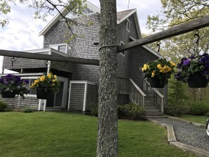Exterior - Amazing sunsets. Beautiful 3 bedroom home on 4 acres near Lamberts Cove Beach (West Tisbury)