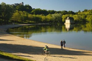 Beach - Quiet house, green setting (Lissac-sur-Couze)