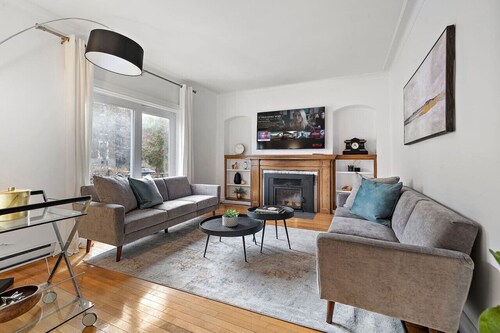 Luxurious House Big Terrace | Sleeps 16 | 3bath