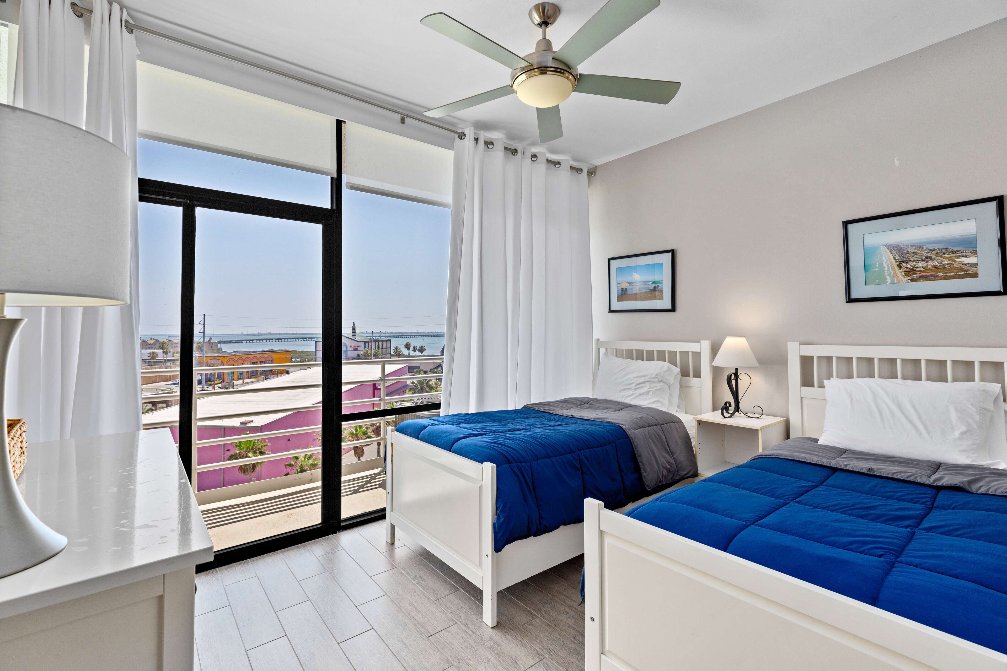 Sunchase IV #516 | WiFi (free), bed sheets