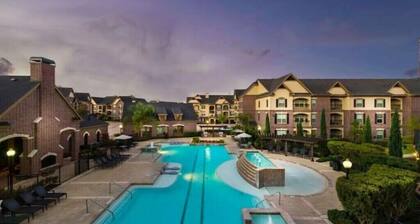 Comfy Stay in Cypress