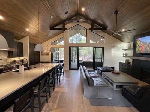 Dream 2024 New 4 Bedroom/ 4 Bath Custom Home located in Torreon in Show Low, AZ