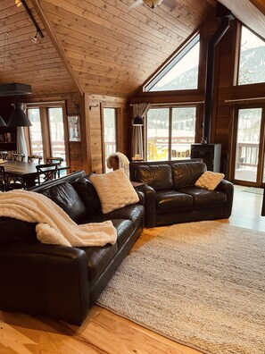 Smart TV, fireplace, video games