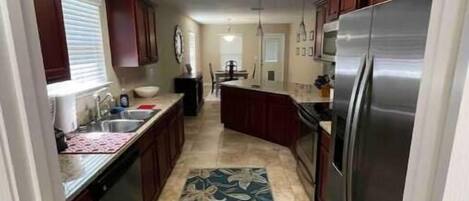 Mikrowelle, Ofen, Herdplatte, Geschirrspüler