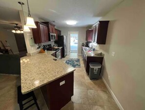 Microwave, oven, stovetop, dishwasher - Pet Friendly Haven Minutes from the Beach (Fort Walton Beach)