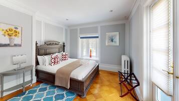 5 bedrooms, WiFi, bed sheets