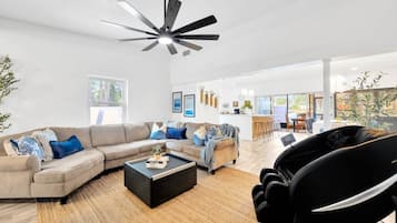 Villa, Multiple Bedrooms, Private Pool, Lake View | Living area