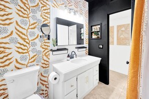 Villa, flere soverom, privat basseng, utsikt mot innsjø | Bad