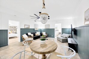 Villa, Multiple Bedrooms, Private Pool, Lake View | Ruang tamu