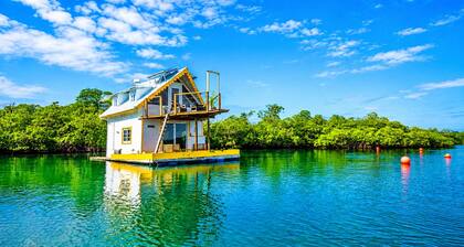 The Sea Spot! Hip-Nautic Floating Lodge