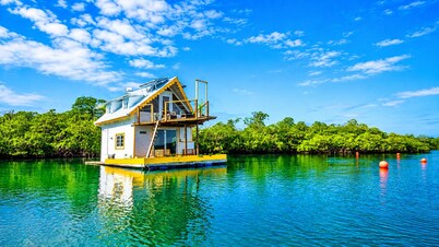 The Sea Spot! Hip-Nautic Floating Lodge