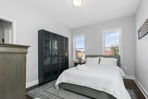 4 chambres, fer et planche à repasser, lit parapluie, Wi-Fi gratuit