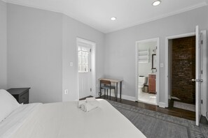 4 bedrooms, iron/ironing board, travel cot, free WiFi