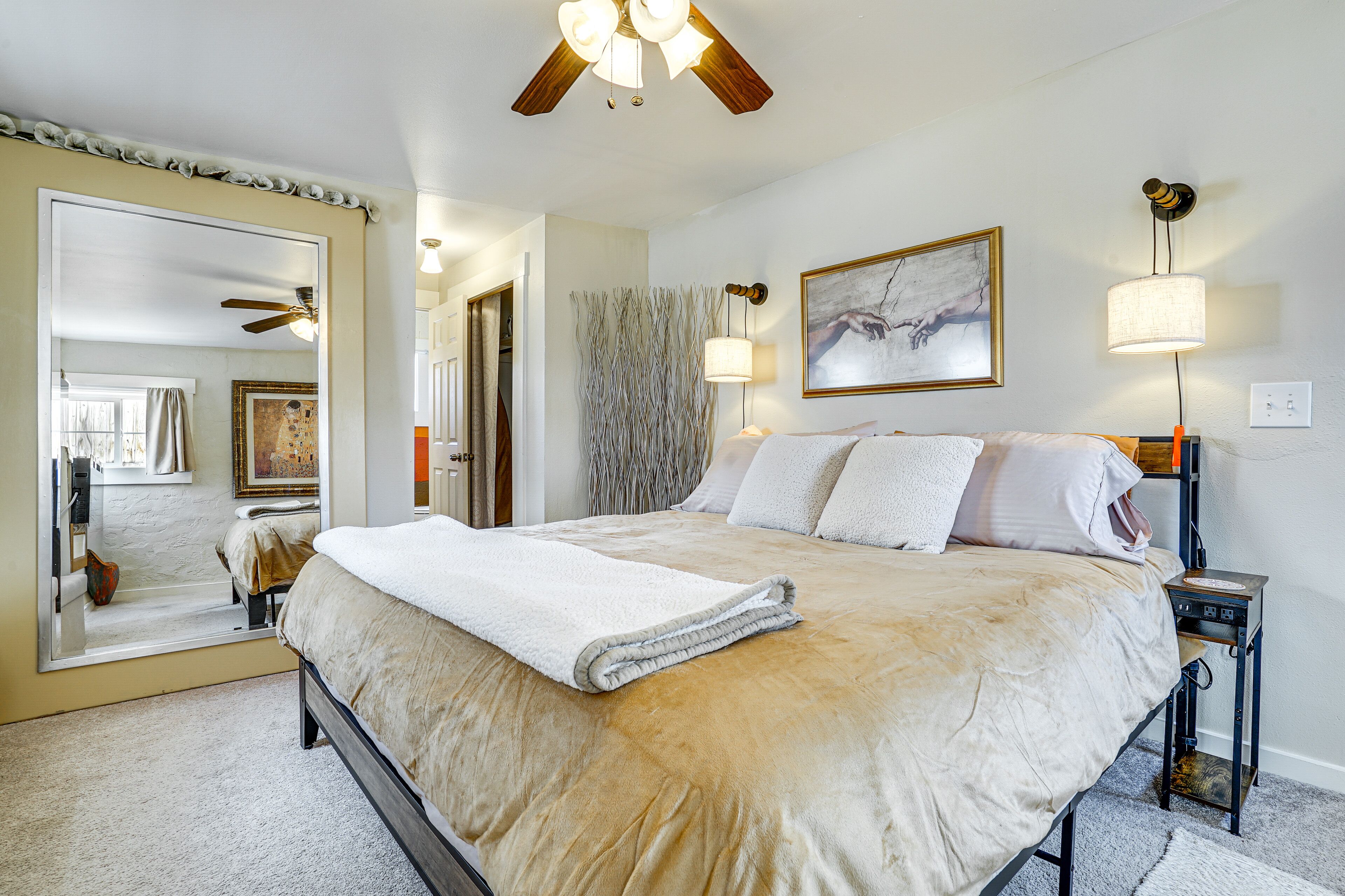 2 bedrooms, iron/ironing board, internet, bed sheets