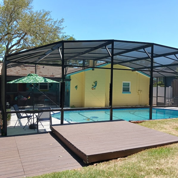 Outdoor pool, a heated pool