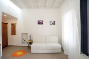 Living area - Custodi Studio Apartment (Milano)