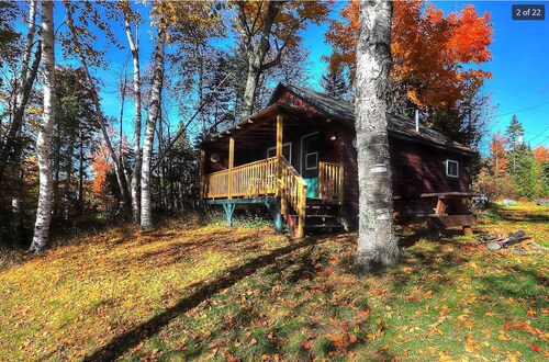 Rangeley Lakefront Cabin. Close to Town. Boat Dock on Property.
