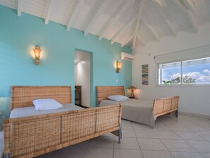 5 chambres, lit parapluie, Wi-Fi, draps fournis