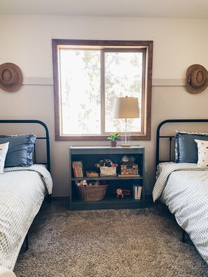 3 quartos, berço de viagem, Wi-Fi, roupa de cama