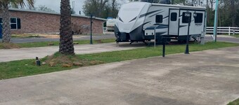 camper lots for rent, monthly worker rates available