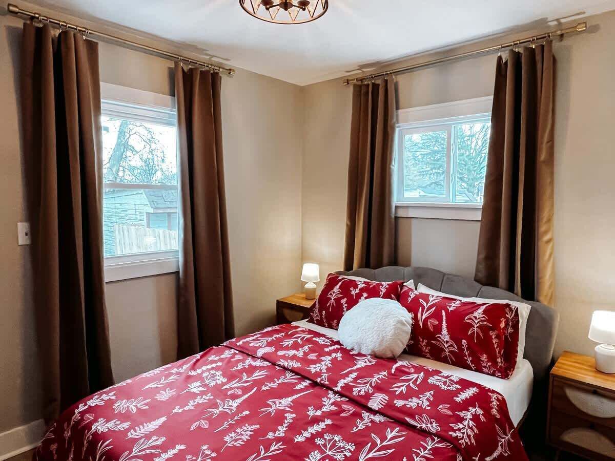 4 bedrooms, iron/ironing board, travel crib, free WiFi