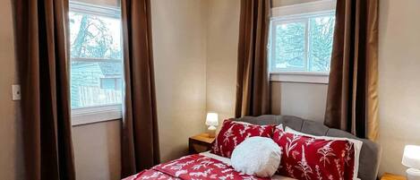 4 bedrooms, iron/ironing board, travel cot, free WiFi