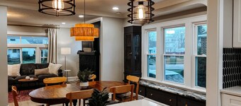 Large 4 Bedroom Recently Renovated W/ Hot Tub!