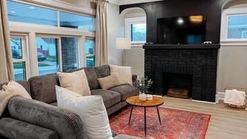 Smart TV, video games