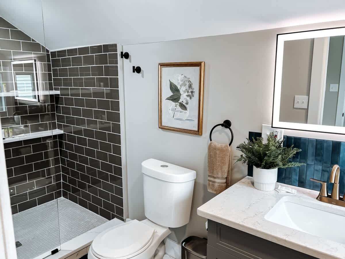 Shower, hair dryer, towels, shampoo