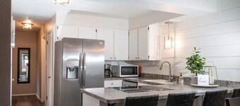 ~Clean Cozy and Quaint Oasis~