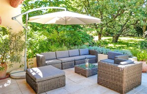 Terrace/patio - Awesome home in Fuveau (Fuveau)