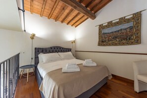 1 habitación, escritorio, tabla de planchar con plancha y wifi 