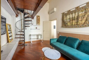 TV - Nina’s Dome Apartment (Firenze)