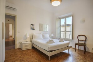 2 slaapkamers, een strijkplank/strijkijzer, wifi, beddengoed