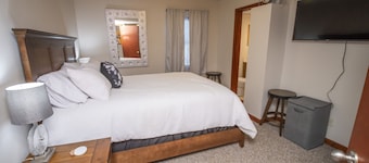 Minutes from downtown Wisconsin Dells and sports and water parks.