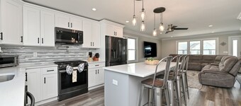 Walk to Belmar Beach, Sleeps the whole family 