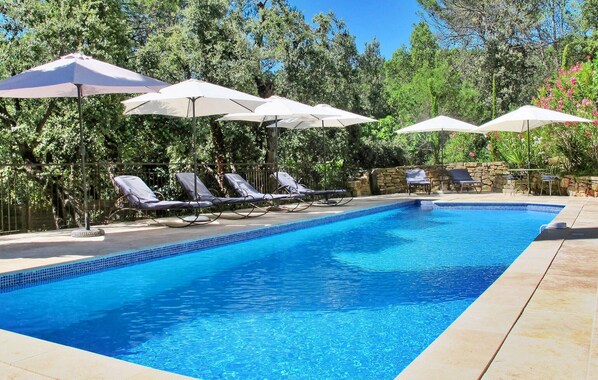 A heated pool - La Bastide De L'Ecluse (Correns)