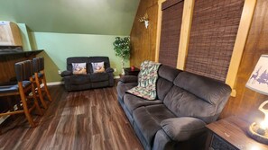 Living area - Private Upstairs Apartment in a Country Peaceful Setting (Julian)