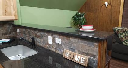 Private Upstairs Apartment in a Country Peaceful Setting