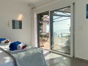 4 habitaciones, tabla de planchar con plancha, wifi y ropa de cama 