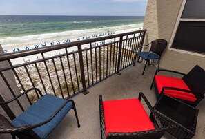 Property grounds - Gorgeous Gulf Front Condo -FREE BEACH SERVICE -Great Views! (Fort Walton Beach)