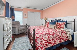 2 chambres, fer et planche à repasser, Wi-Fi, draps fournis