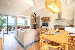 Smart TV, chimenea