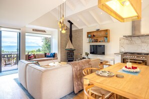 Smart TV, chimenea