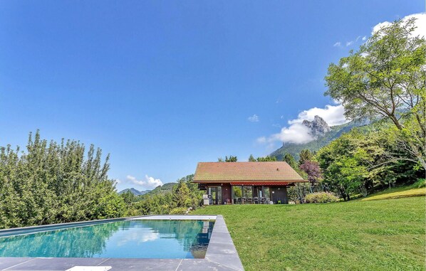 Pool - Awesome home in Talloires-Montmin (Talloires-Montmin)