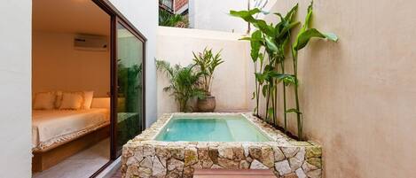 8 bedrooms, free WiFi