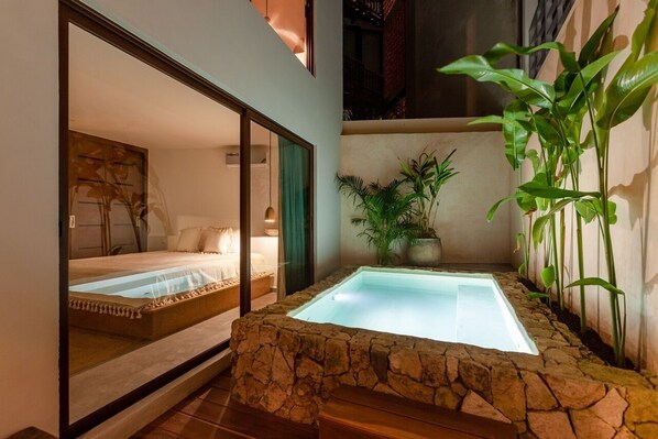 Luxury Villa, Multiple Bedrooms | 8 bedrooms, free WiFi - Azalea 5 Condos 8BR 23 PPL Private Pool (Tulum)
