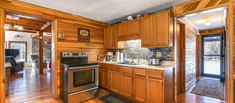 Cozy Mount Union Cabin w/ Fire Pit & River Access